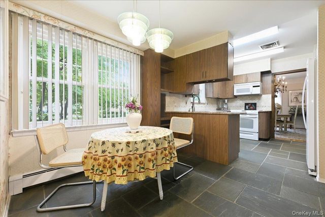 47 Broadfield Road, Hempstead, NY 11550