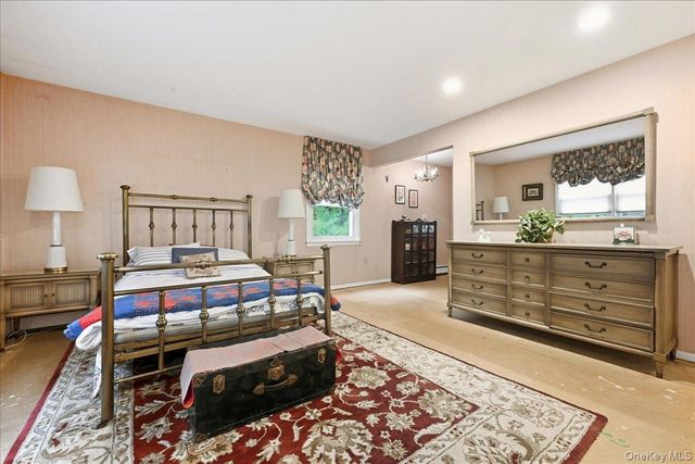 47 Broadfield Road, Hempstead, NY 11550