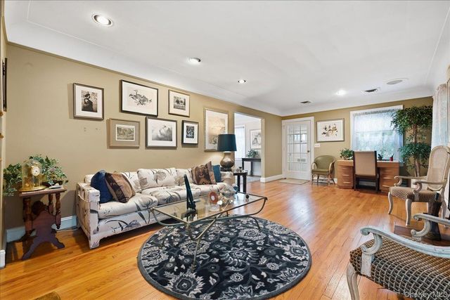 47 Broadfield Road, Hempstead, NY 11550