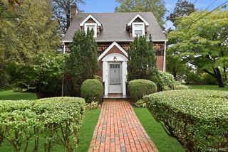 47 Broadfield Road, Hempstead, NY 11550