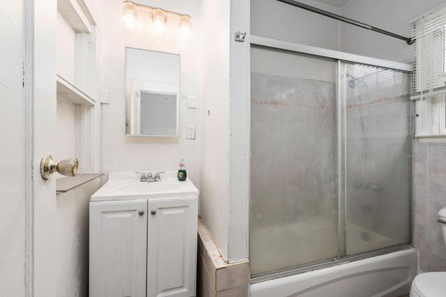 530 E Oleander Avenue, Fresno, CA 93706