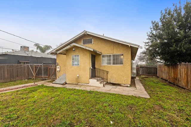 530 E Oleander Avenue, Fresno, CA 93706