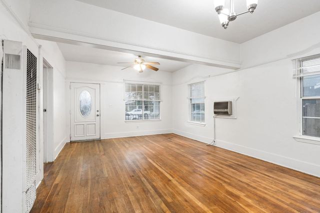 530 E Oleander Avenue, Fresno, CA 93706