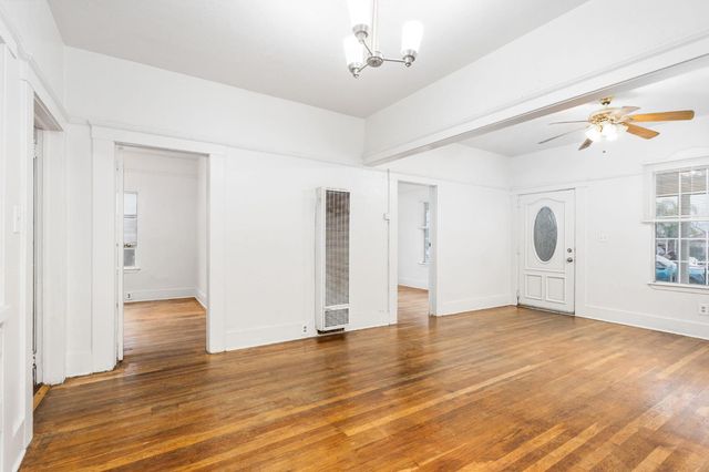 530 E Oleander Avenue, Fresno, CA 93706