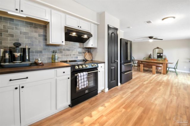 8213 Squire Rd, Pensacola, FL 32514