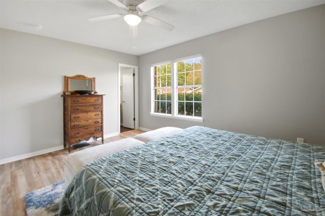 8213 Squire Rd, Pensacola, FL 32514