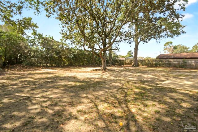 8213 Squire Rd, Pensacola, FL 32514