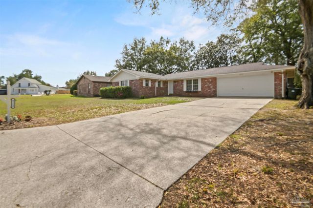 8213 Squire Rd, Pensacola, FL 32514