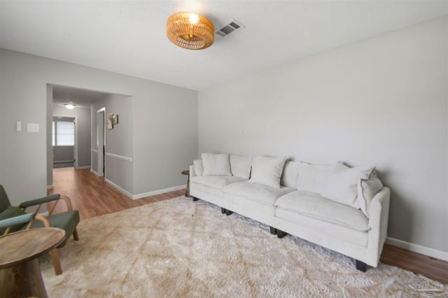 8213 Squire Rd, Pensacola, FL 32514