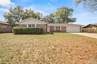 8213 Squire Rd, Pensacola, FL 32514