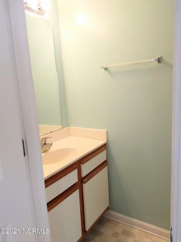 63 Pirates Cove Drive, Swansboro, NC 28584