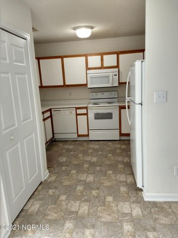 63 Pirates Cove Drive, Swansboro, NC 28584