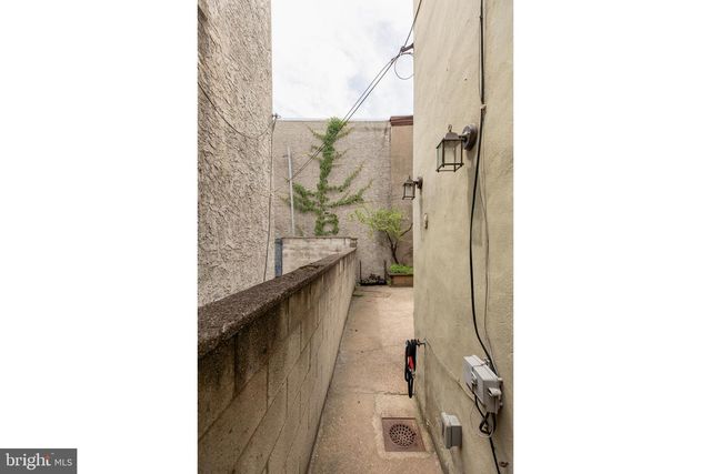 1702 S 11TH ST, Philadelphia, PA 19148