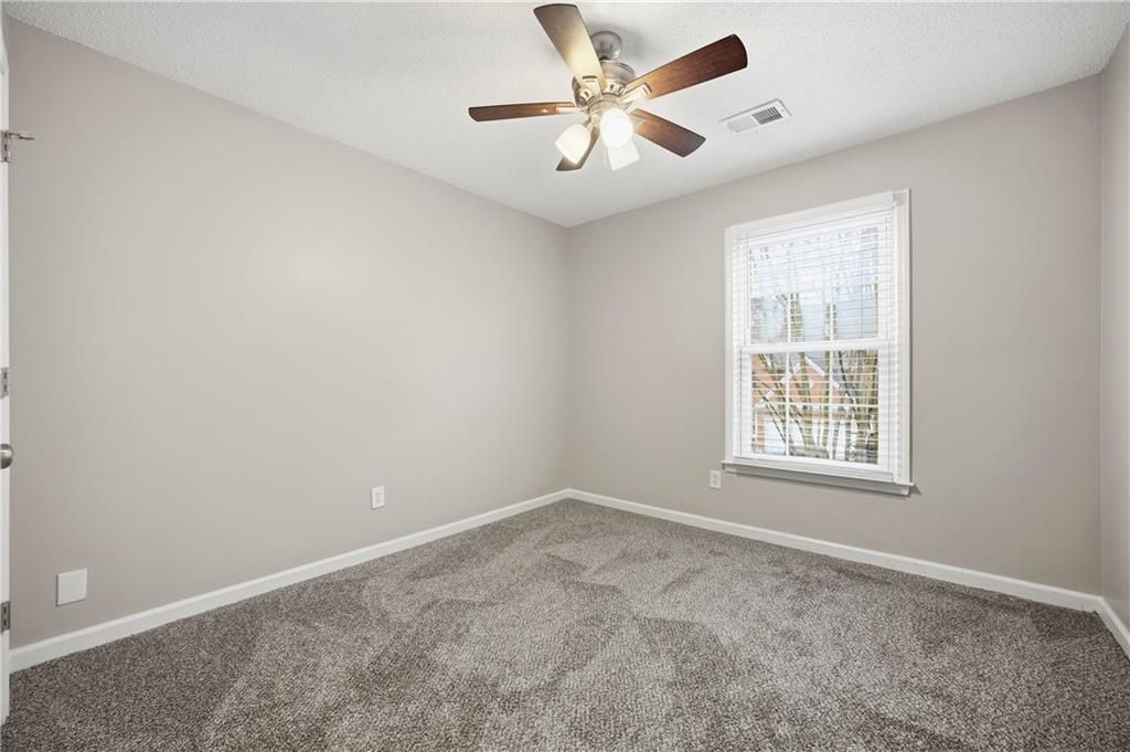 Image 14 of property listing at 510 Weatherend Court, Alpharetta, GA 30022