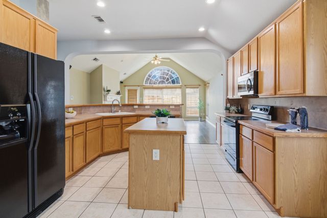 9125 Chardin Park Drive, Fort Worth, TX 76244