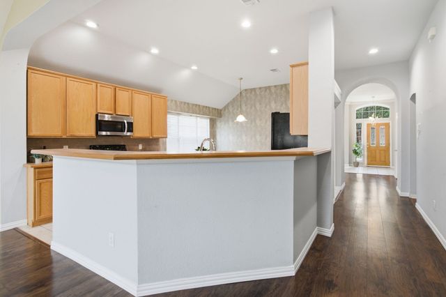 9125 Chardin Park Drive, Fort Worth, TX 76244