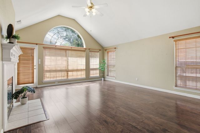 9125 Chardin Park Drive, Fort Worth, TX 76244
