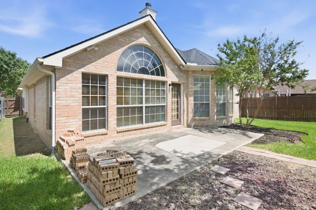 9125 Chardin Park Drive, Fort Worth, TX 76244