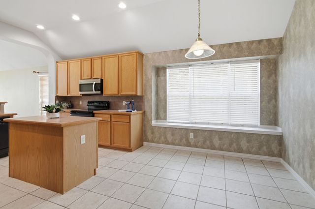 9125 Chardin Park Drive, Fort Worth, TX 76244