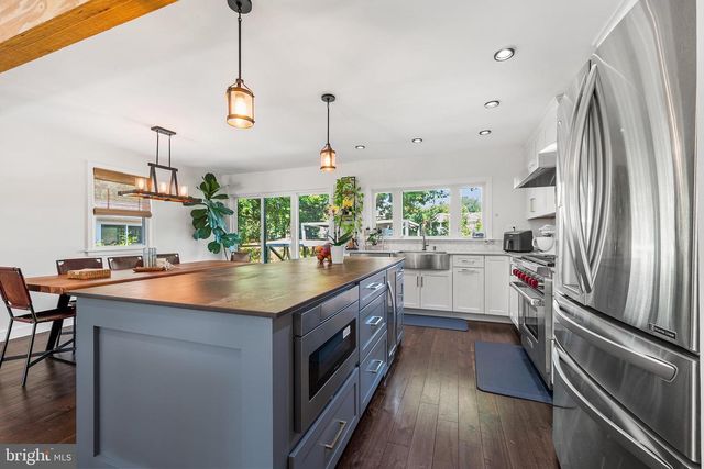 210 MASSACHUSETTS AVE, Cherry Hill, NJ 08002
