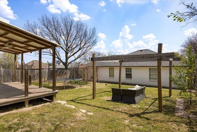 1709 W Doyle Street, Granbury, TX 76048