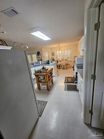 507 Pinebrook Cir, Cantonment, FL 32533