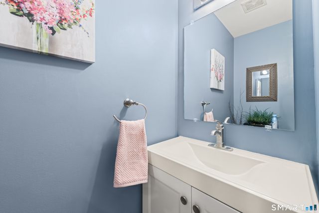 28 Eagle Rock Hill 28, Bethel, CT 06801