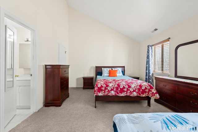 28 Eagle Rock Hill 28, Bethel, CT 06801