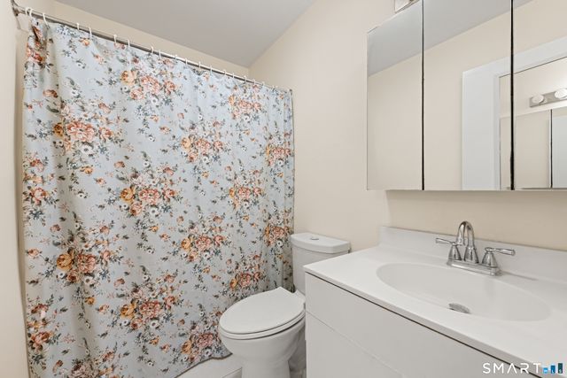 28 Eagle Rock Hill 28, Bethel, CT 06801