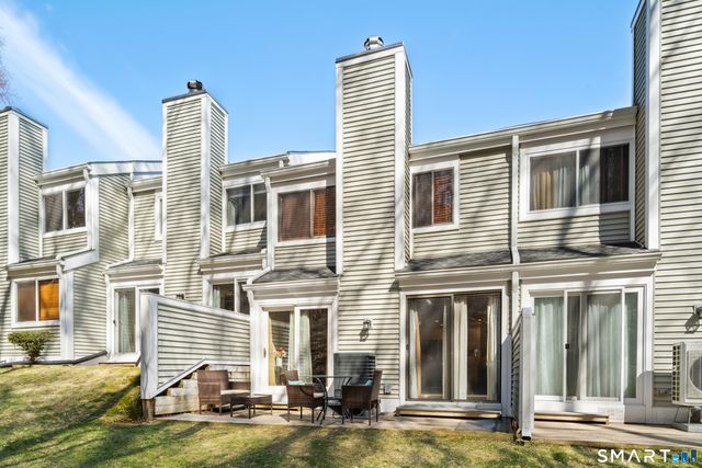 28 Eagle Rock Hill 28, Bethel, CT 06801