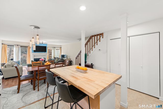 28 Eagle Rock Hill 28, Bethel, CT 06801