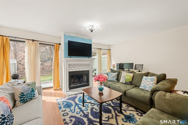 28 Eagle Rock Hill 28, Bethel, CT 06801