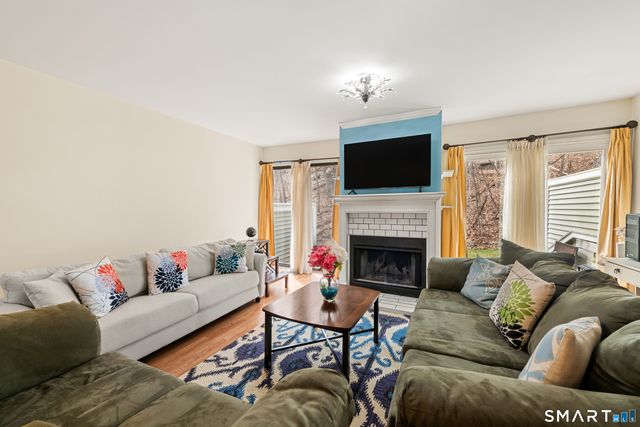 28 Eagle Rock Hill 28, Bethel, CT 06801