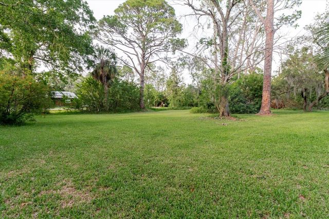 HIGHLAND AVENUE, Tarpon Springs, FL 34689