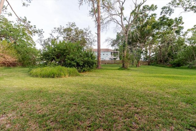 HIGHLAND AVENUE, Tarpon Springs, FL 34689