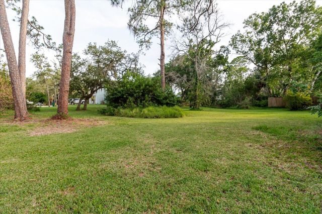 HIGHLAND AVENUE, Tarpon Springs, FL 34689