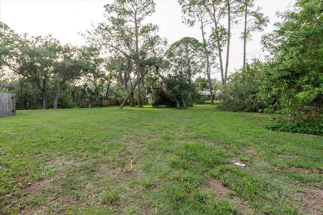 HIGHLAND AVENUE, Tarpon Springs, FL 34689