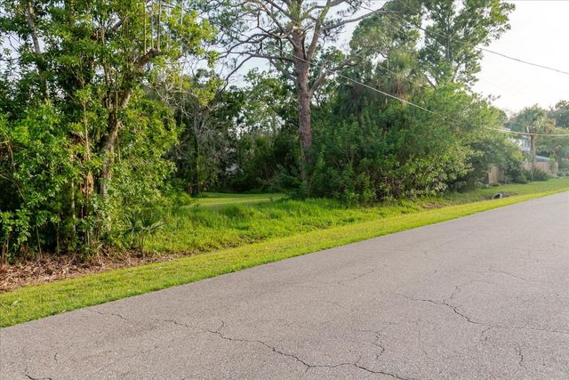 HIGHLAND AVENUE, Tarpon Springs, FL 34689