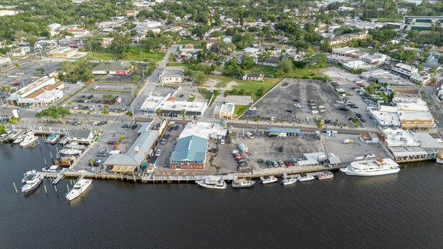 HIGHLAND AVENUE, Tarpon Springs, FL 34689