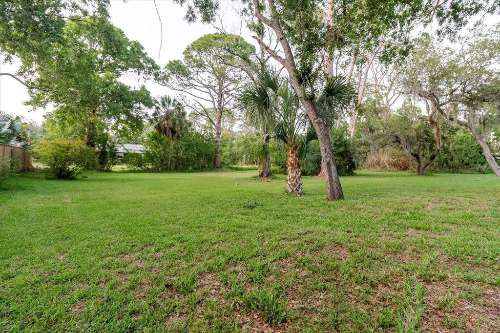 HIGHLAND AVENUE, Tarpon Springs, FL 34689