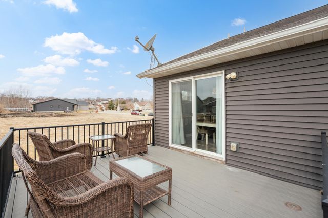 3038 Lake Meadow Drive NW, Rochester, MN 55901