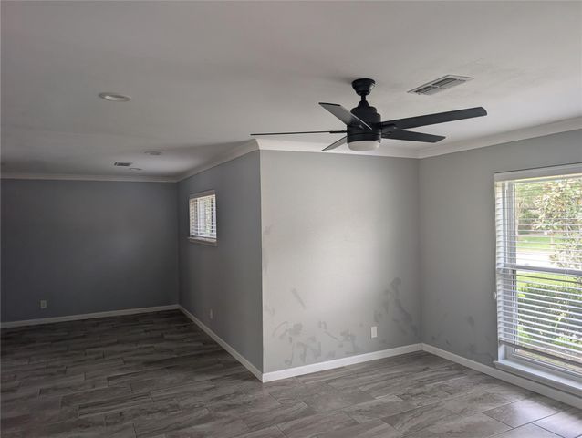 4034 Shady Springs, Seabrook, TX 77586