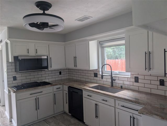 4034 Shady Springs, Seabrook, TX 77586