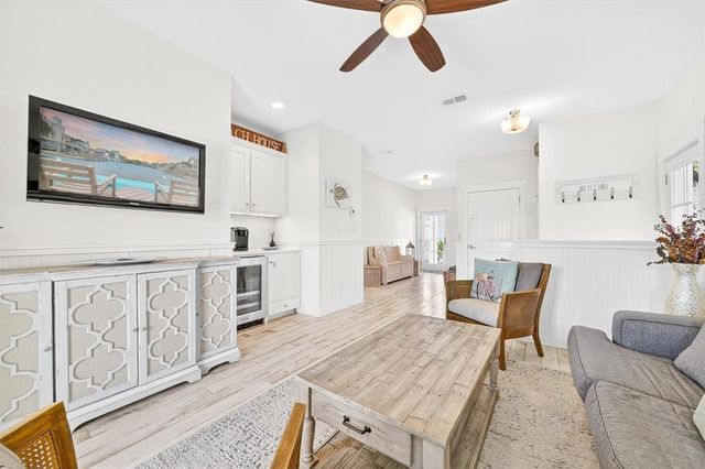 230 Bent Grass Dr, Port Aransas, TX 78373