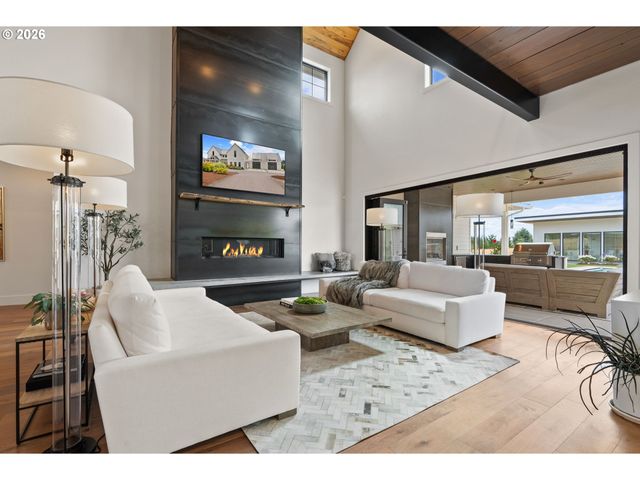 22280 Sw STAFFORD Rd, Tualatin, OR 97062