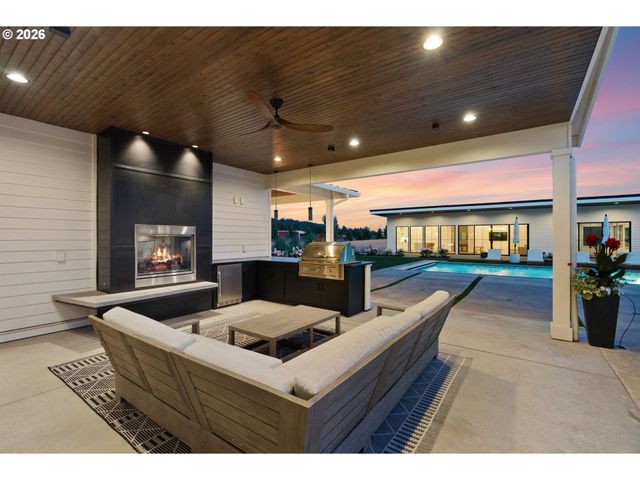 22280 Sw STAFFORD Rd, Tualatin, OR 97062