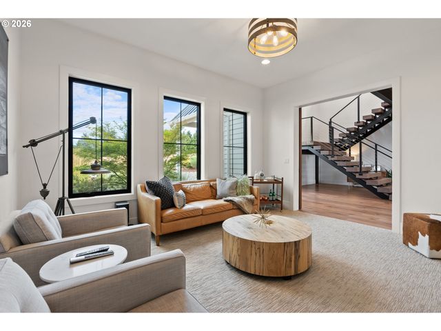 22280 Sw STAFFORD Rd, Tualatin, OR 97062