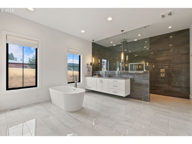 22280 Sw STAFFORD Rd, Tualatin, OR 97062