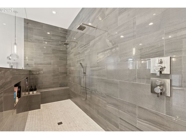 22280 Sw STAFFORD Rd, Tualatin, OR 97062