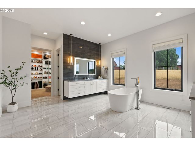 22280 Sw STAFFORD Rd, Tualatin, OR 97062